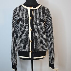 Chic Houndstooth Cardigan with Gold Accent